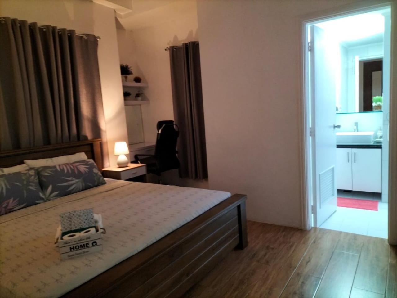 Luxury Spacious 2Br In Salcedo Village 마닐라 외부 사진
