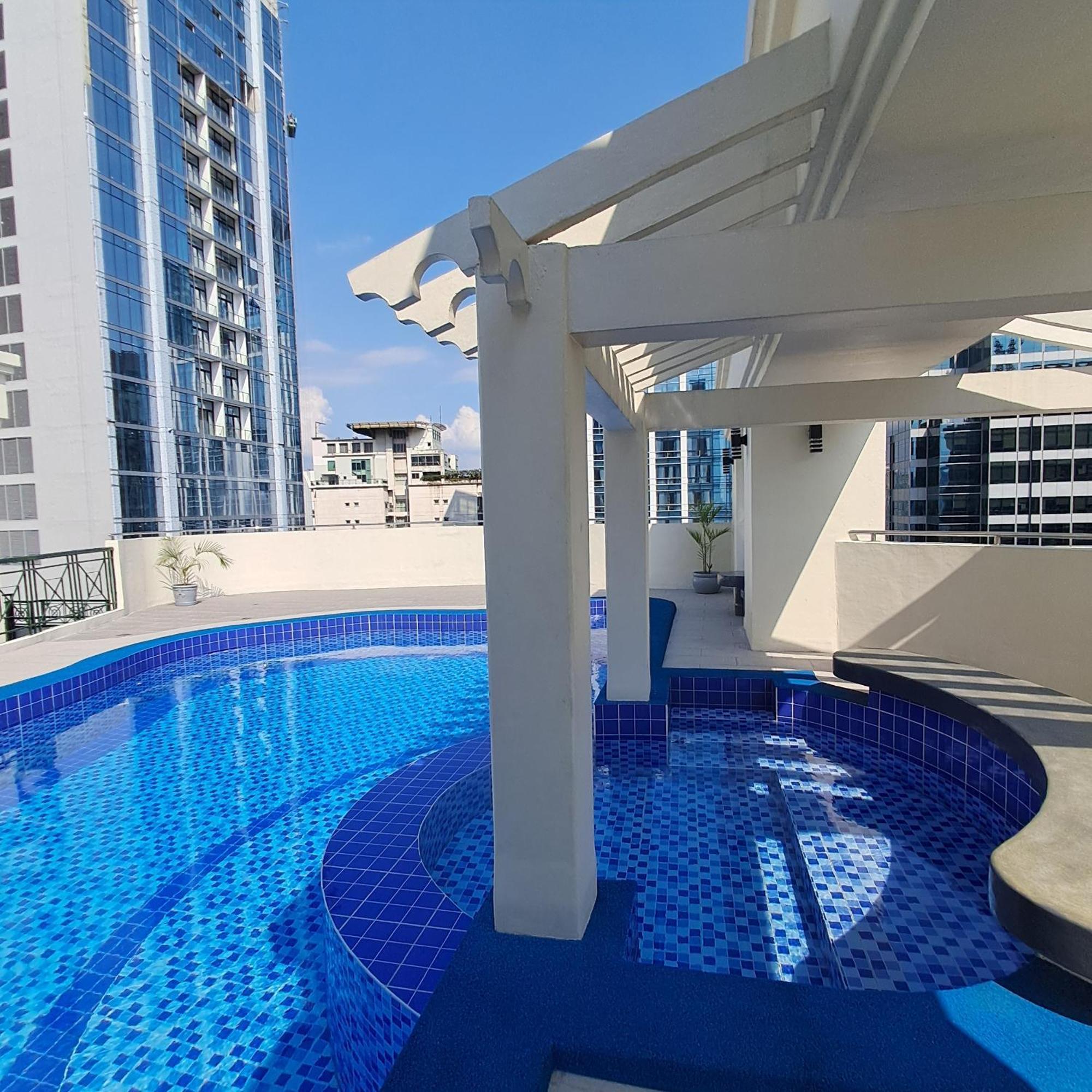 Luxury Spacious 2Br In Salcedo Village 마닐라 외부 사진