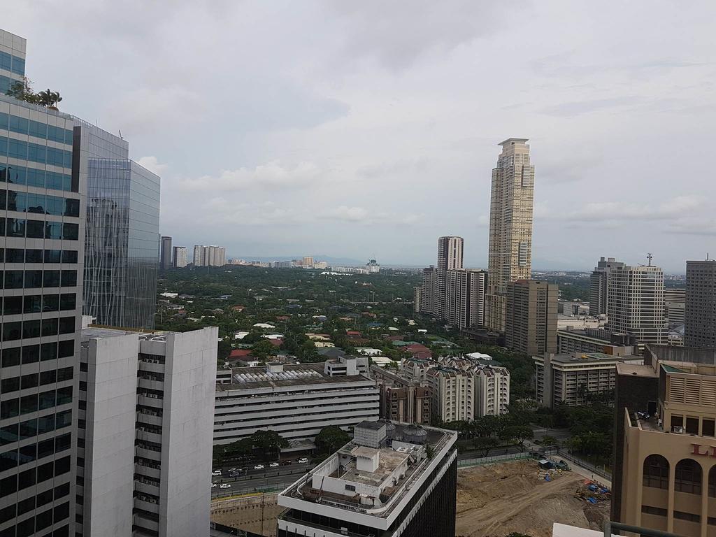 Luxury Spacious 2Br In Salcedo Village 마닐라 외부 사진